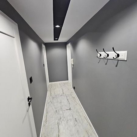 Apartament Z Jacuzzi Klimatyzacja Prywatny Parking Radom Buitenkant foto